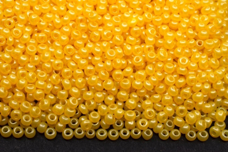 Бисер чешский PRECIOSA круглый 10/0 17986 желтый непрозрачный, 1 сорт, 50г Бисер чешский PRECIOSA круглый 10/0 17986 желтый непрозрачный, 1 сорт, 50г