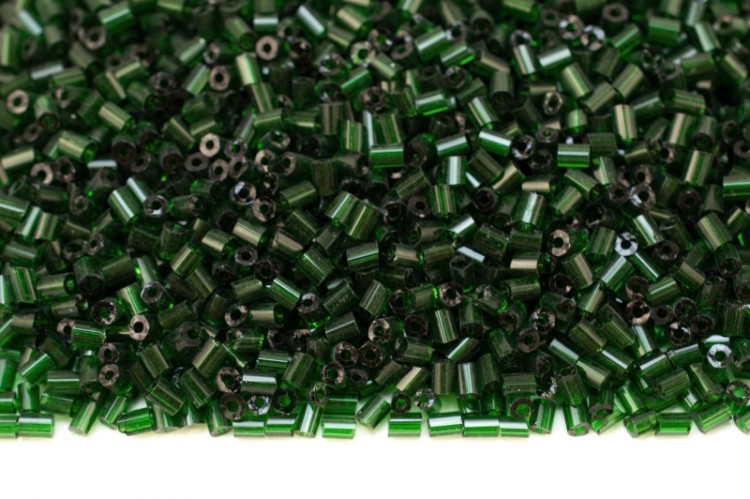 Бисер китайский рубка размер 11/0, цвет 0023А зеленый прозрачный, 450г Бисер китайский рубка размер 11/0, цвет 0023А зеленый прозрачный, 450г