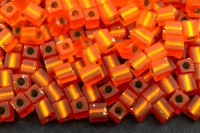 Бисер японский Miyuki Cube кубический 3мм #0008F оранжевый, матовый, серебряная линия внутри, 10 грамм