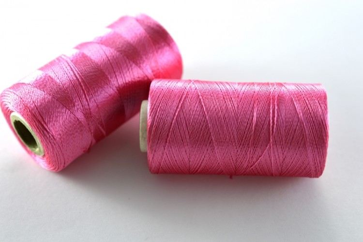 Нитки Doli для кистей и вышивки, цвет 0120 розовый, 100% вискоза, 500м, 1шт Нитки Doli для кистей и вышивки, цвет 0120 розовый, 100% вискоза, 500м, 1шт