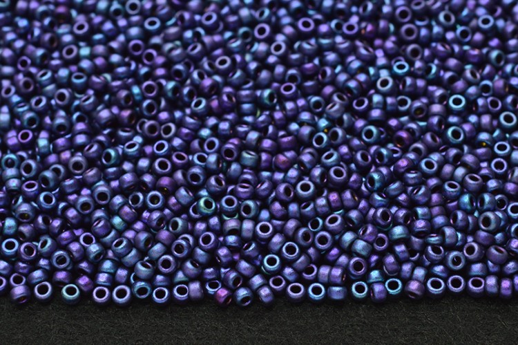 Бисер японский MIYUKI круглый 15/0 #2070 фиолетово-синий ирис, металлизированный матовый, 10 грамм Бисер японский MIYUKI круглый 15/0 #2070 фиолетово-синий ирис, металлизированный матовый, 10 грамм