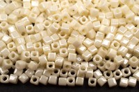 Бисер японский Miyuki Cube кубический 1,8мм #0421 кремовый, цейлон, 10 грамм