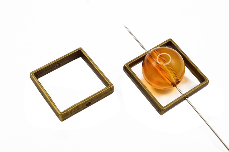 Рамка для бусин Квадратная 20х20х4мм, внутренний диаметр 17мм, отверстие 1мм, цвет античная бронза, сплав металлов, 25-013, 2шт Рамка для бусин Квадратная 20х20х4мм, внутренний диаметр 17мм, отверстие 1мм, цвет античная бронза, сплав металлов, 25-013, 2шт