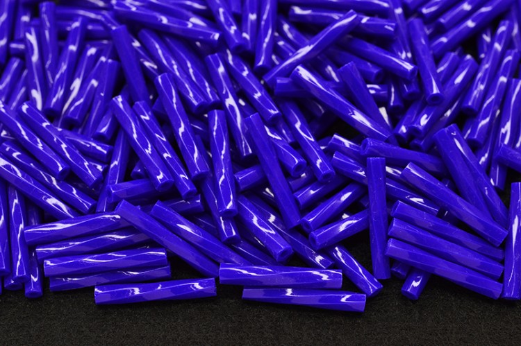 Бисер японский Miyuki Twisted Bugle 12мм #0414 кобальт, непрозрачный, 10 грамм Бисер японский Miyuki Twisted Bugle 12мм #0414 кобальт, непрозрачный, 10 грамм