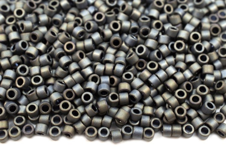 Бисер японский MIYUKI Delica цилиндр 11/0 DB-0307 серебристо-серый, матовый металлизированный, 5 грамм Бисер японский MIYUKI Delica цилиндр 11/0 DB-0307 серебристо-серый, матовый металлизированный, 5 грамм