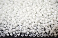 Бисер японский TOHO круглый 8/0 #2500 белый, светоотражающий, 10 грамм