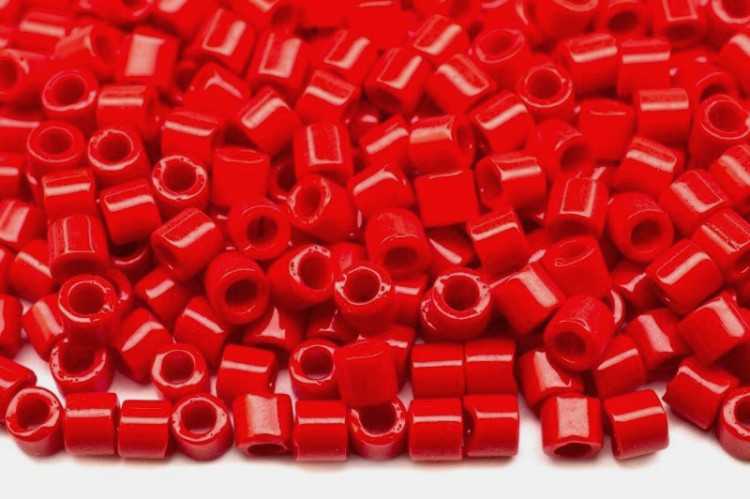 Бисер японский MIYUKI Delica цилиндр 8/0 DBL-0723 темная клюква, непрозрачный, 5 грамм Бисер японский MIYUKI Delica цилиндр 8/0 DBL-0723 темная клюква, непрозрачный, 5 грамм