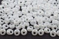 Бисер японский TOHO Magatama 3мм #0121 белый, глянцевый непрозрачный, 5 грамм