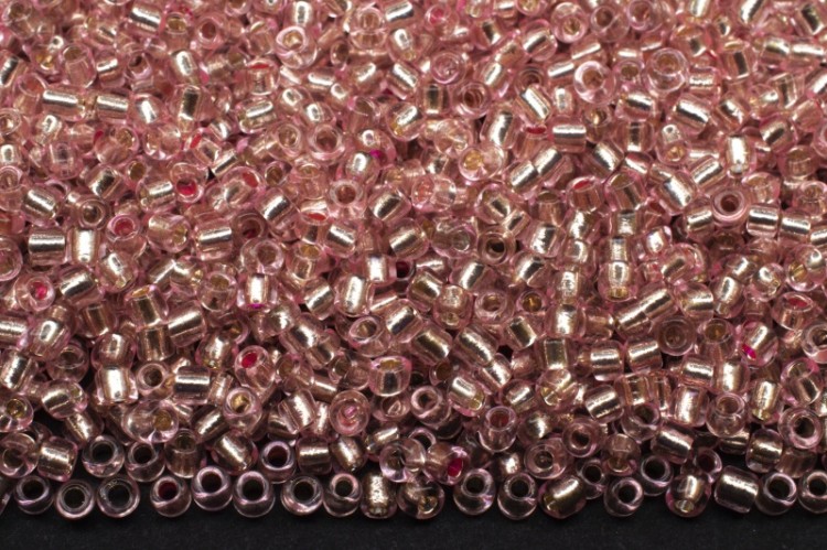 Бисер китайский круглый размер 12/0, цвет 1103 розовый, прозрачный, серебряная линия внутри, 450г Бисер китайский круглый размер 12/0, цвет 1103 розовый, прозрачный, серебряная линия внутри, 450г