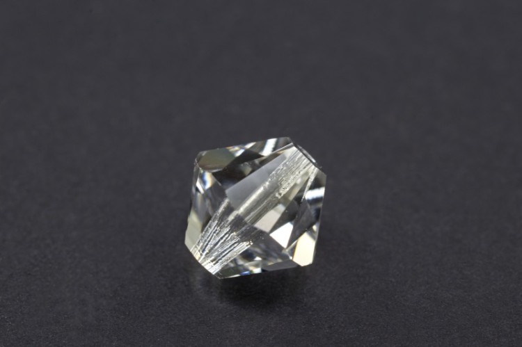 Бусина биконус Swarovski 5328 #001 8мм Crystal, 5328-8-001, 1шт Бусина биконус Swarovski 5328 #001 8мм Crystal, 5328-8-001, 1шт