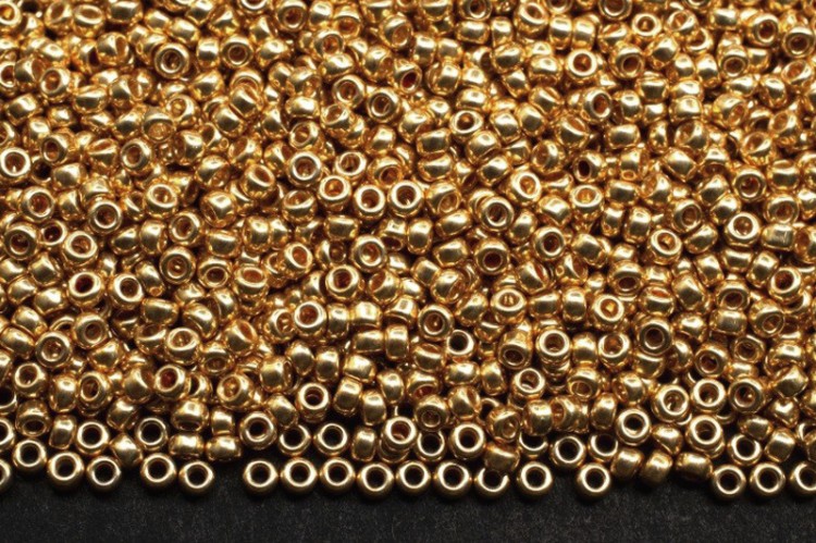 Бисер японский MIYUKI круглый 15/0 #1052 золото, гальванизированный, 10 грамм Бисер японский MIYUKI круглый 15/0 #1052 золото, гальванизированный, 10 грамм