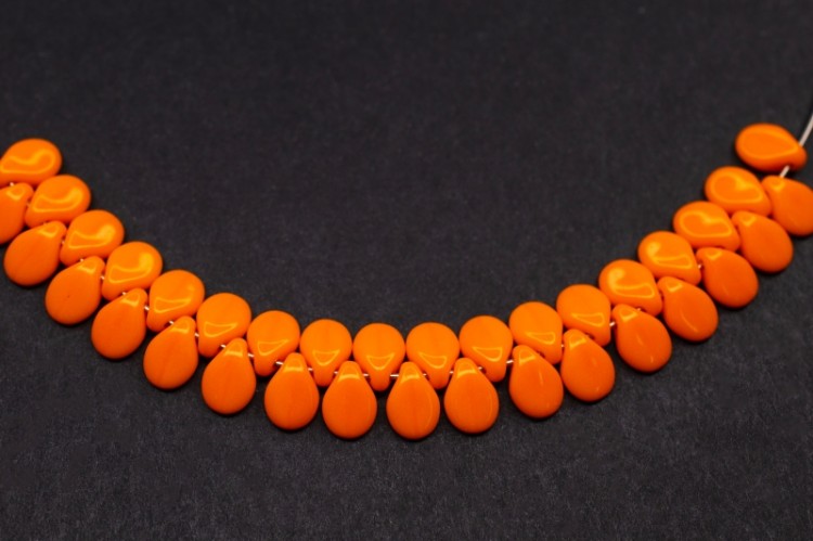 Бусины Pip beads 5х7мм, цвет 93120 оранжевый непрозрачный, 701-041, 20шт Бусины Pip beads 5х7мм, цвет 93120 оранжевый непрозрачный, 701-041, 20шт