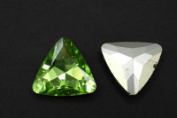 Кристалл Треугольник 23мм, цвет салатовый, стекло, 26-107, 2шт