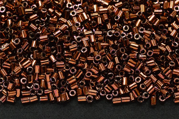 Бисер японский TOHO Bugle стеклярус 3мм #0222 темная бронза, 5 грамм Бисер японский TOHO Bugle стеклярус 3мм #0222 темная бронза, 5 грамм