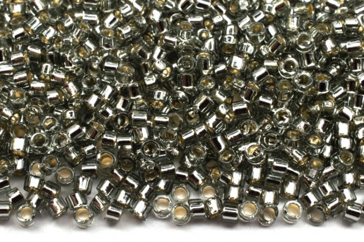Бисер японский TOHO Treasure цилиндрический 11/0 #0029 черный алмаз, серебряная линия внутри, 5 грамм Бисер японский TOHO Treasure цилиндрический 11/0 #0029 черный алмаз, серебряная линия внутри, 5 грамм