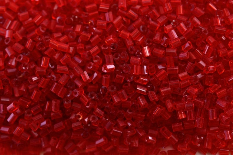 Бисер китайский рубка размер 11/0, цвет 0005В красный прозрачный, 450г Бисер китайский рубка размер 11/0, цвет 0005В красный прозрачный, 450г