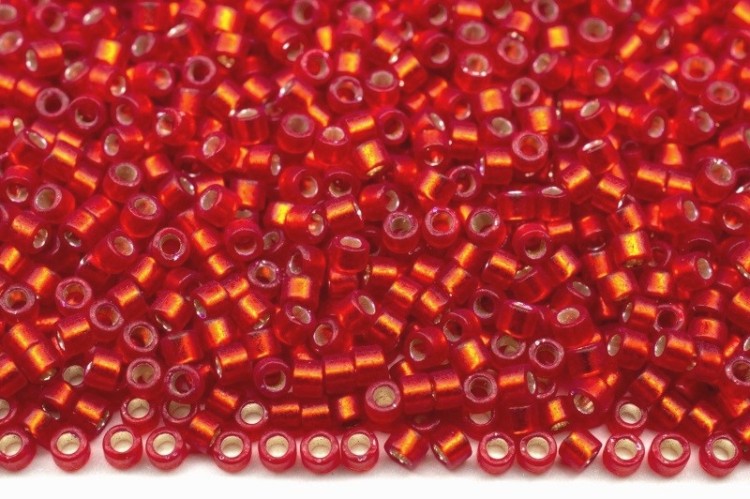 Бисер японский MIYUKI Delica цилиндр 11/0 DB-0683 темный рубин полуматовый, серебряная линия внутри, 5 грамм Бисер японский MIYUKI Delica цилиндр 11/0 DB-0683 темный рубин полуматовый, серебряная линия внутри, 5 грамм