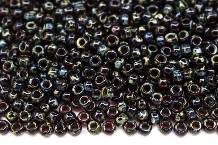 Бисер японский MIYUKI круглый 11/0 #4504 гранат, прозрачный пикассо, 10 грамм Бисер японский MIYUKI круглый 11/0 #4504 гранат, прозрачный пикассо, 10 грамм