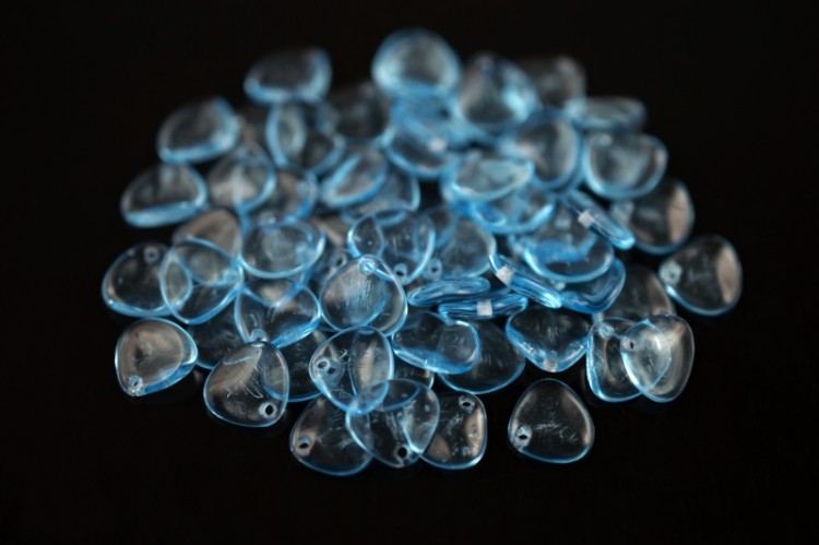 Бусины Rose Petal beads 8мм, отверстие 0,5мм, цвет 60010 голубой прозрачный, 734-013, около 10г (около 50шт) Бусины Rose Petal beads 8мм, отверстие 0,5мм, цвет 60010 голубой прозрачный, 734-013, около 10г (около 50шт)