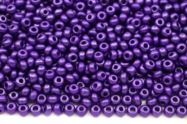 Бисер чешский PRECIOSA круглый 10/0 22015 темно-фиолетовый, PermaLux, 1 сорт, 50г Бисер чешский PRECIOSA круглый 10/0 22015 темно-фиолетовый, PermaLux, 1 сорт, 50г