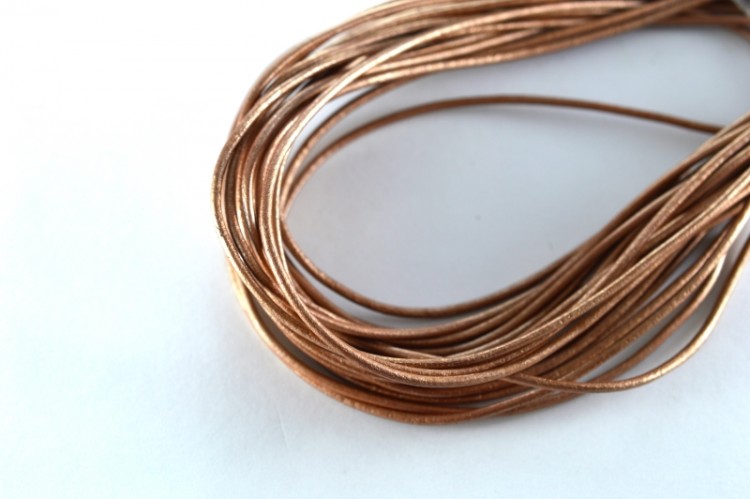 Шнур кожаный 2мм, цвет коричневый перламутр, 51-007, 1 метр Шнур кожаный 2мм, цвет коричневый перламутр, 51-007, 1 метр