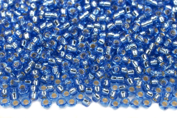Бисер японский MIYUKI круглый 15/0 #0019 сапфир, серебряная линия внутри, 10 грамм Бисер японский MIYUKI круглый 15/0 #0019 сапфир, серебряная линия внутри, 10 грамм