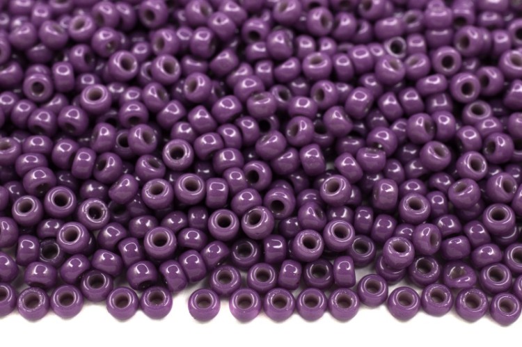 Бисер японский MIYUKI круглый 11/0 #4490 темный фиолетовый, непрозрачный Duracoat, 10 грамм Бисер японский MIYUKI круглый 11/0 #4490 темный фиолетовый, непрозрачный Duracoat, 10 грамм