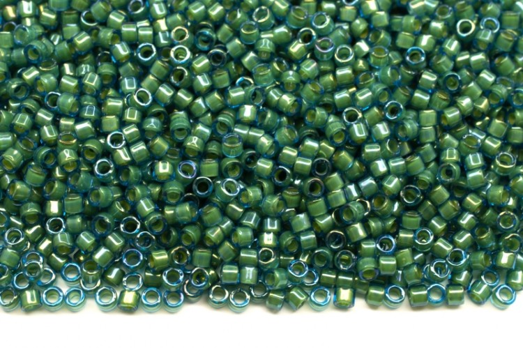 Бисер японский MIYUKI Delica цилиндр 11/0 DB-2381 вода/зеленый, окрашенный изнутри, 5 грамм Бисер японский MIYUKI Delica цилиндр 11/0 DB-2381 вода/зеленый, окрашенный изнутри, 5 грамм