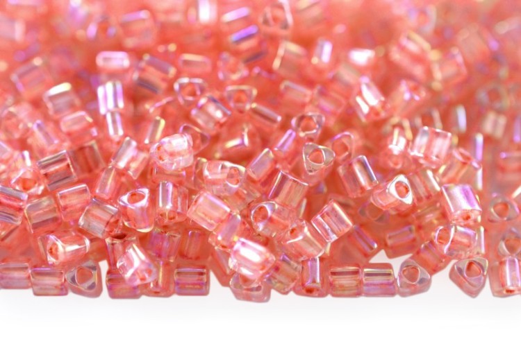 Бисер японский TOHO Triangle треугольный 11/0 #0779 хрусталь/лосось радужный, окрашенный изнутри, 5 грамм Бисер японский TOHO Triangle треугольный 11/0 #0779 хрусталь/лосось радужный, окрашенный изнутри, 5 грамм