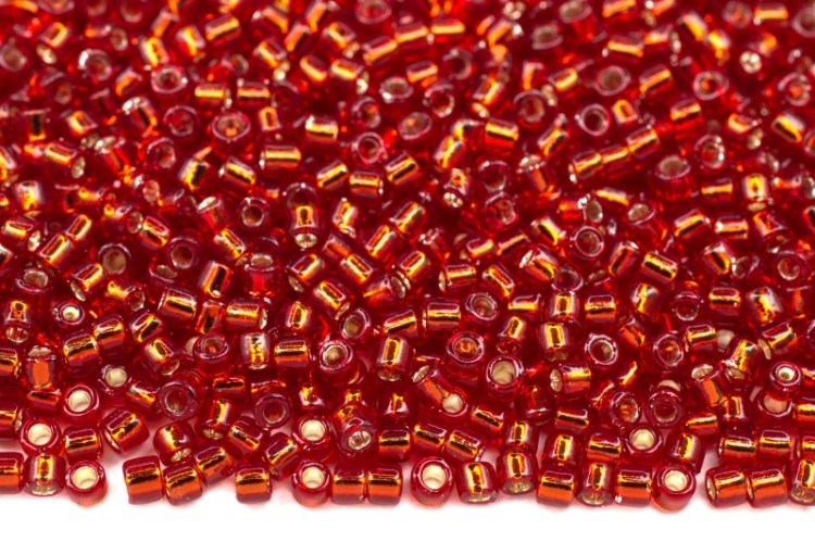 Бисер японский TOHO круглый 15/0 #0025C рубин, серебряная линия внутри, 10 грамм Бисер японский TOHO круглый 15/0 #0025C рубин, серебряная линия внутри, 10 грамм