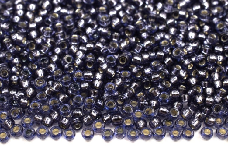 Бисер японский MIYUKI круглый 15/0 #4276 деним, серебряная линия внутри, Duracoat, 10 грамм Бисер японский MIYUKI круглый 15/0 #4276 деним, серебряная линия внутри, Duracoat, 10 грамм