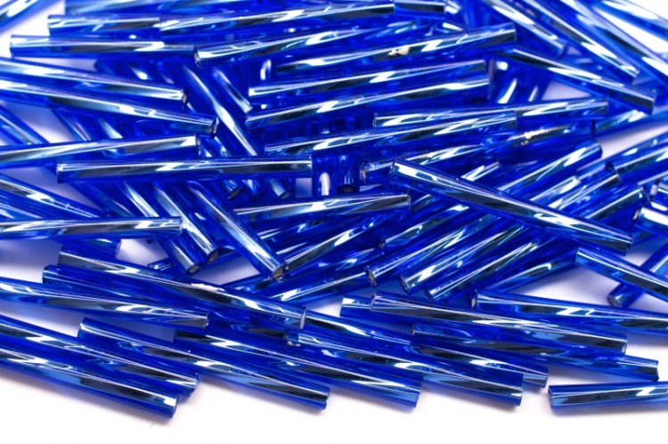 Бисер чешский PRECIOSA стеклярус 37050 20мм витой синий, серебряная линия внутри, 50г Бисер чешский PRECIOSA стеклярус 37050 20мм витой синий, серебряная линия внутри, 50г