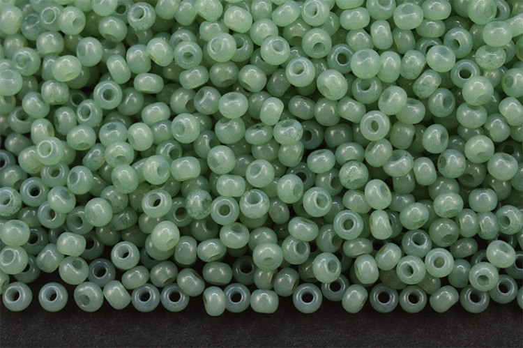 Бисер чешский PRECIOSA круглый 10/0 02163 зеленый непрозрачный, 1 сорт, 50г Бисер чешский PRECIOSA круглый 10/0 02163 зеленый непрозрачный, 1 сорт, 50г
