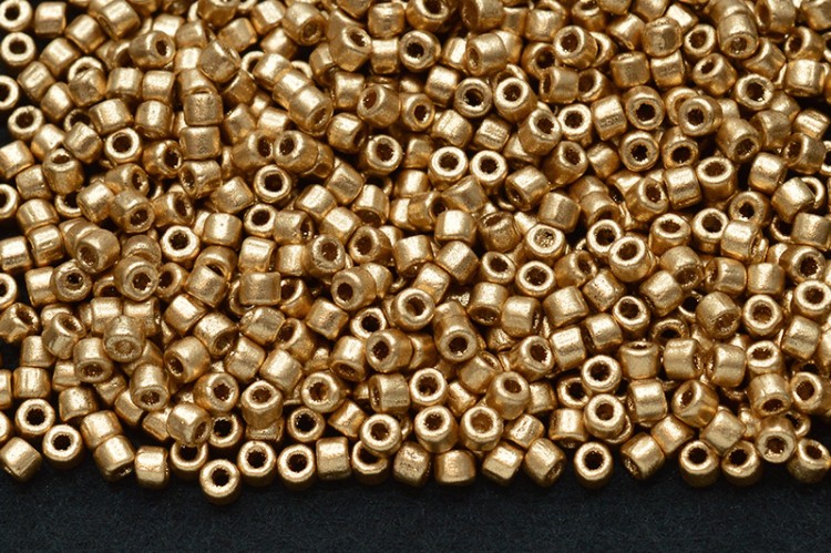 Бисер чешский Matubo цилиндр 10/0 00030/01710 античный золотой матовый металлик, 5 грамм Бисер чешский Matubo цилиндр 10/0 00030/01710 античный золотой матовый металлик, 5 грамм