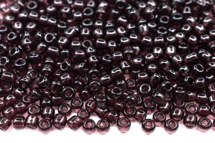 Бисер японский TOHO круглый 11/0 #0006C аметист, прозрачный, 10 грамм Бисер японский TOHO круглый 11/0 #0006C аметист, прозрачный, 10 грамм