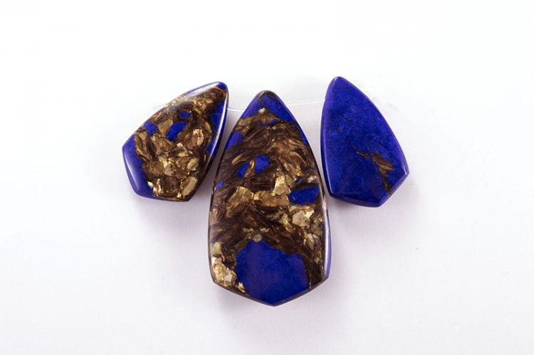 Набор из 3-х камней 500-012, цвет синий, ~66*50*8мм, отверстие 1,5мм, 1уп Набор из 3-х камней 500-012, цвет синий, ~66*50*8мм, отверстие 1,5мм, 1уп