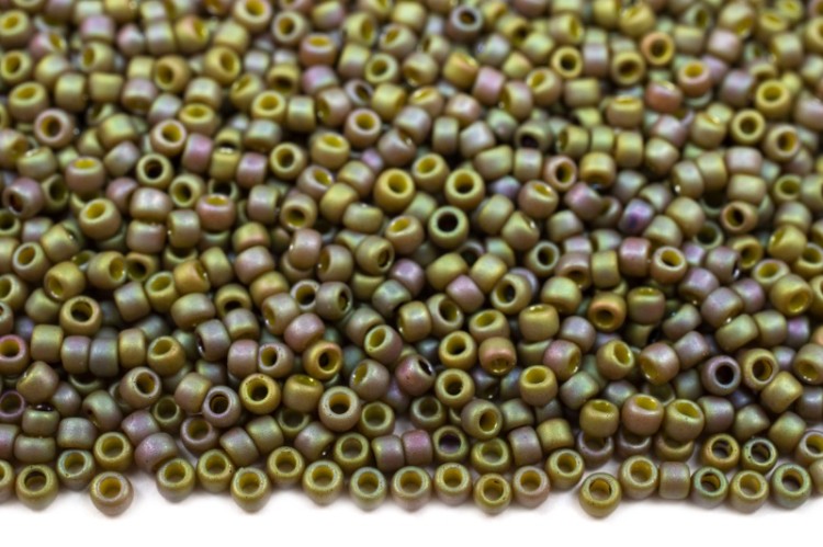 Бисер японский TOHO круглый 15/0 #1627F хаки, непрозрачный матовый радужный, 10 грамм Бисер японский TOHO круглый 15/0 #1627F хаки, непрозрачный матовый радужный, 10 грамм