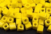 Бисер японский Miyuki Cube кубический 4мм #0404 желтый, непрозрачный, 10 грамм