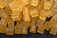 Бисер японский Miyuki Cube кубический 4мм #0132F светлый топаз, матовый прозрачный, 10 грамм