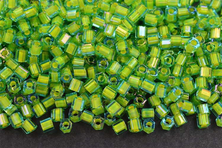 Бисер японский TOHO Hexagon шестиугольный 11/0 #0307 морская вода/желтый, окрашенный изнутри, 5 грамм Бисер японский TOHO Hexagon шестиугольный 11/0 #0307 морская вода/желтый, окрашенный изнутри, 5 грамм