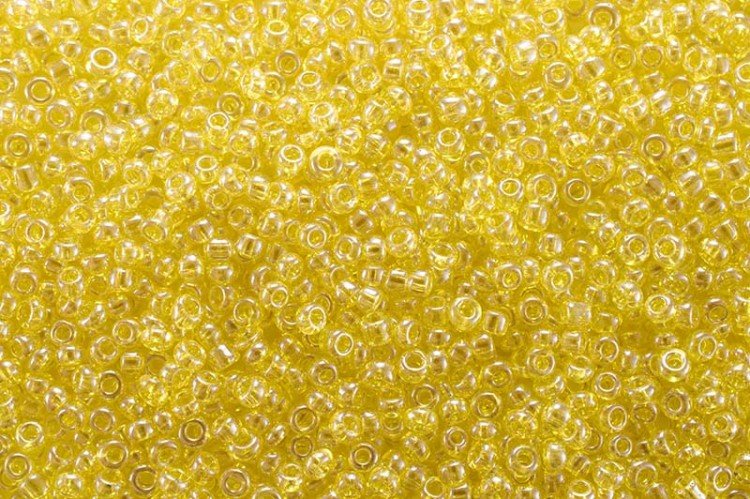 Бисер Гонконг 10/0 2,3мм цвет 504 желтый, прозрачный, блестящий, около 95г Бисер Гонконг 10/0 2,3мм цвет 504 желтый, прозрачный, блестящий, около 95г