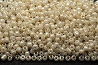 Бисер китайский круглый размер 12/0, цвет 0963 кремовый непрозрачный блестящий 450г