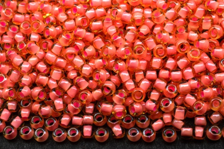 Бисер японский TOHO круглый 11/0 #0925 светлый топаз/розовый коралл, окрашенный изнутри. 10 грамм Бисер японский TOHO круглый 11/0 #0925 светлый топаз/розовый коралл, окрашенный изнутри. 10 грамм