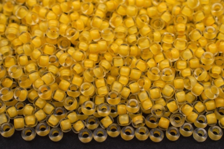 Бисер японский MIYUKI круглый 11/0 #1936 хрусталь/нарцисс, полуматовый/окрашенный изнутри, 10 грамм Бисер японский MIYUKI круглый 11/0 #1936 хрусталь/нарцисс, полуматовый/окрашенный изнутри, 10 грамм