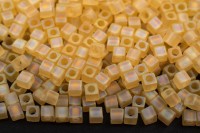 Бисер японский Miyuki Cube кубический 1,8мм #0132FR светлый топаз, матовый радужный прозрачный, 10 грамм