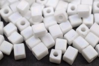 Бисер японский Miyuki Cube кубический 4мм #0402FR белый, матовый радужный, 10 грамм