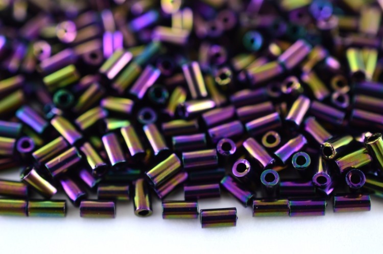 Бисер японский TOHO Bugle стеклярус 3мм #0085 пурпурный, металлизированный ирис, 5 грамм Бисер японский TOHO Bugle стеклярус 3мм #0085 пурпурный, металлизированный ирис, 5 грамм
