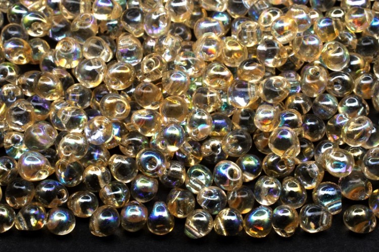Бисер MIYUKI Drops 3,4мм #55018 Crystal Yellow Rainbow, радужный прозрачный, 10 грамм Бисер MIYUKI Drops 3,4мм #55018 Crystal Yellow Rainbow, радужный прозрачный, 10 грамм