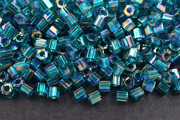 Бисер японский TOHO Hexagon шестиугольный 11/0 #0167BD изумруд, радужный прозрачный, 5 грамм Бисер японский TOHO Hexagon шестиугольный 11/0 #0167BD изумруд, радужный прозрачный, 5 грамм