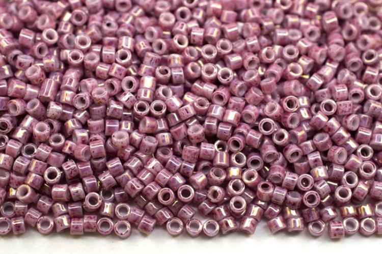 Бисер японский TOHO Treasure цилиндрический 11/0 #1202 розовый, мраморный непрозрачный, 5 грамм Бисер японский TOHO Treasure цилиндрический 11/0 #1202 розовый, мраморный непрозрачный, 5 грамм